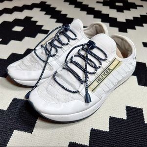 TOMMY HILFIGER, Remidee, bungee toggle sneakers!!